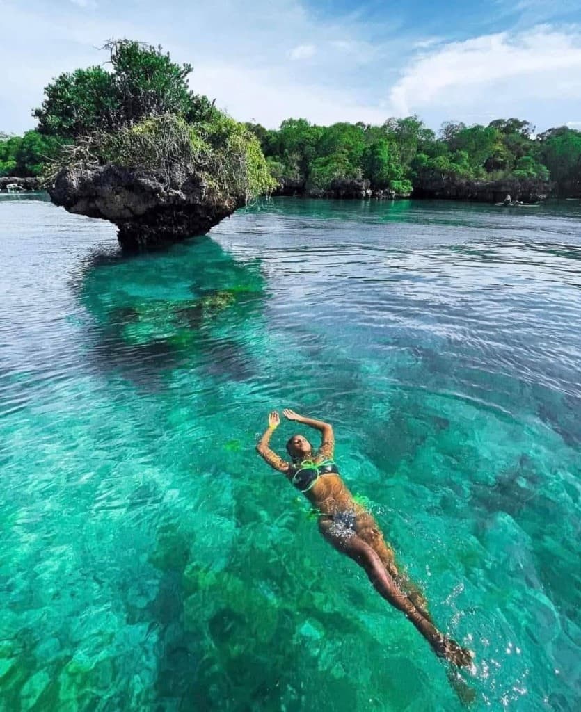 Nuoto in laguna durante Safari Blue a Zanzibar
